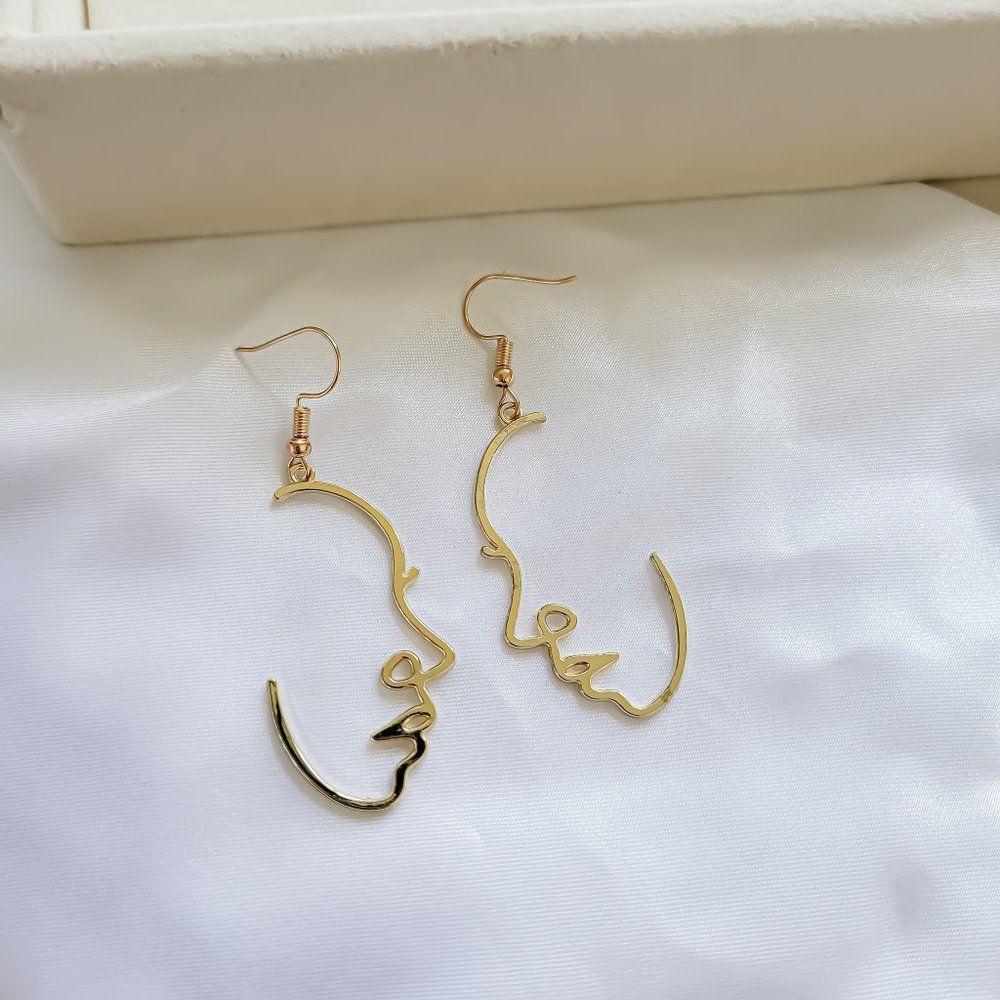 7/$35 Gold Color Face Earrings. Gold Picasso Face Statement Earrings - Picture 3 of 5